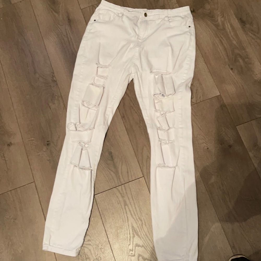 White skinny jeans